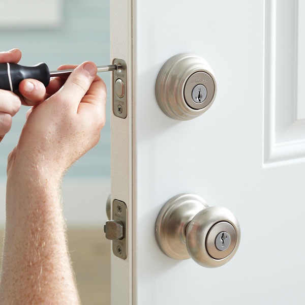 Door Lock Door knob double lock instalation services