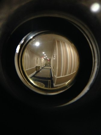 peep eye hole instalation services locksmith nearby my location mandaluyong